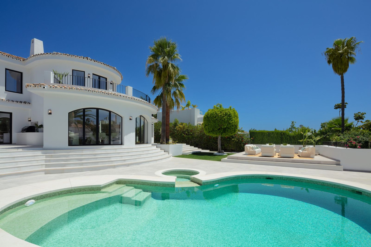 Villa te koop in Marbella - Nueva Andalucía 3