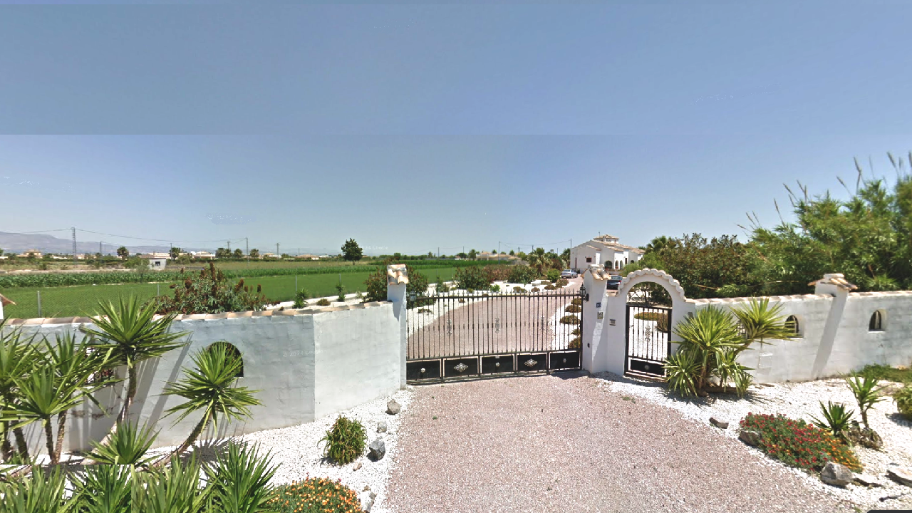 Villa for sale in Alicante 2