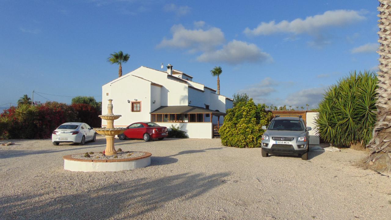 Villa for sale in Alicante 4