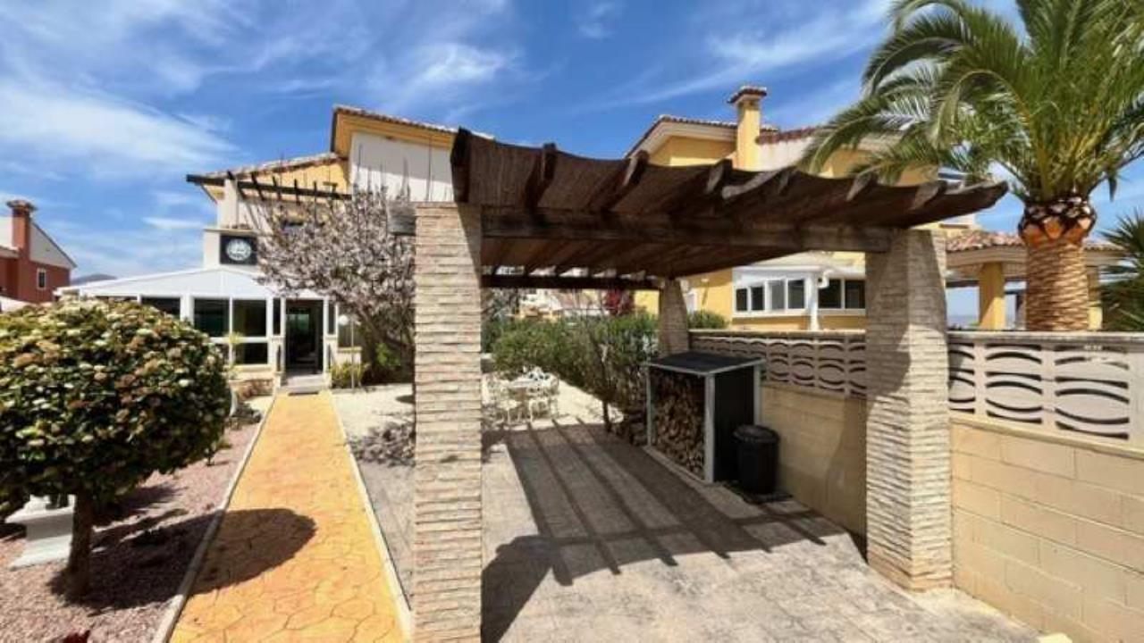 Villa for sale in Alicante 3