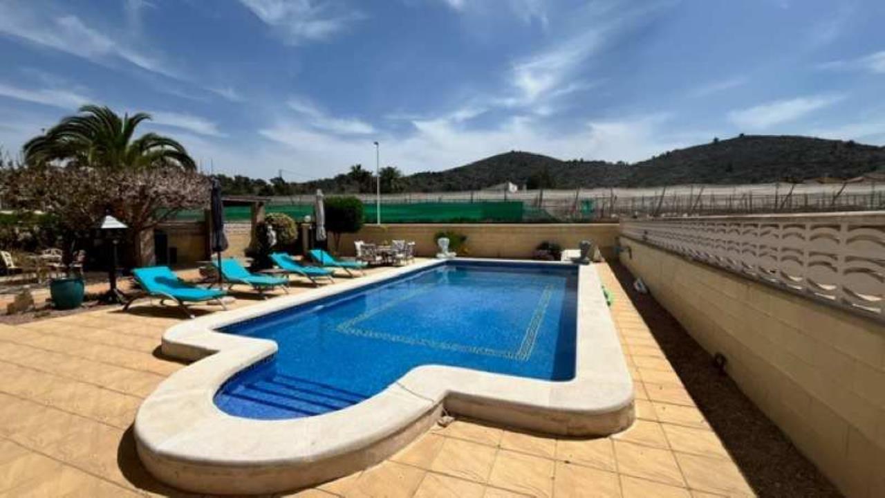 Villa for sale in Alicante 6