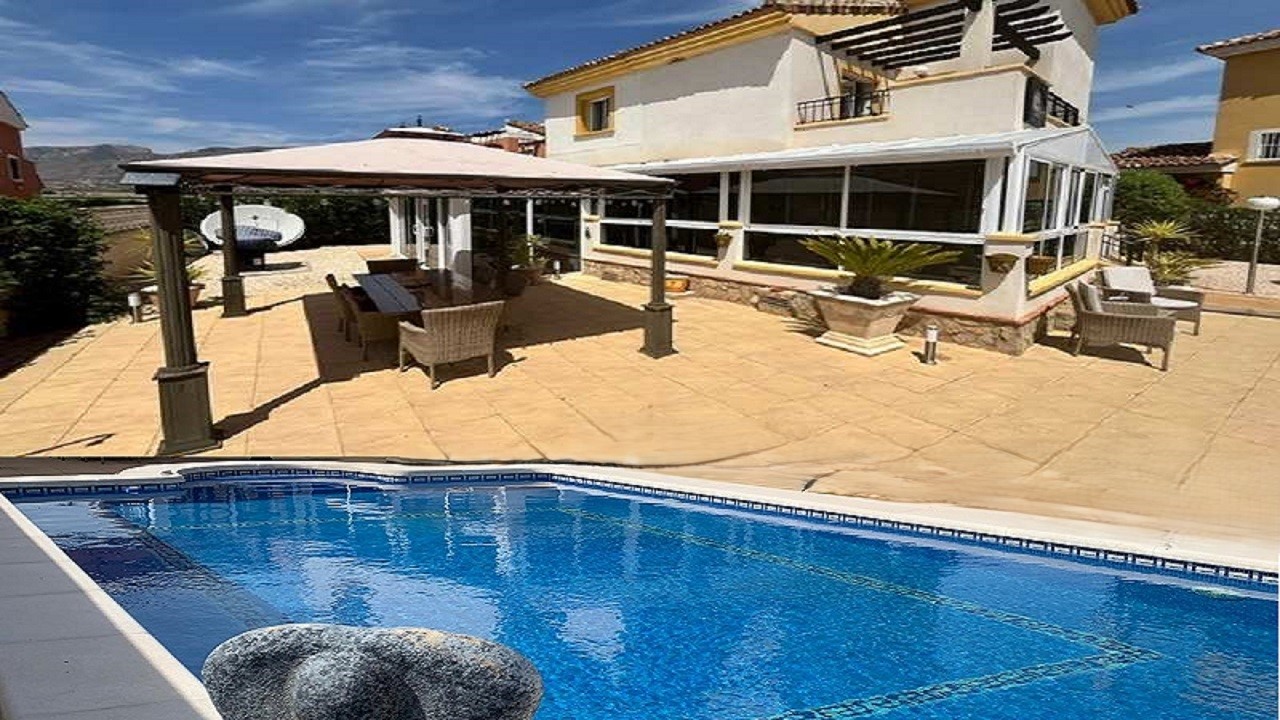 Villa for sale in Alicante 8