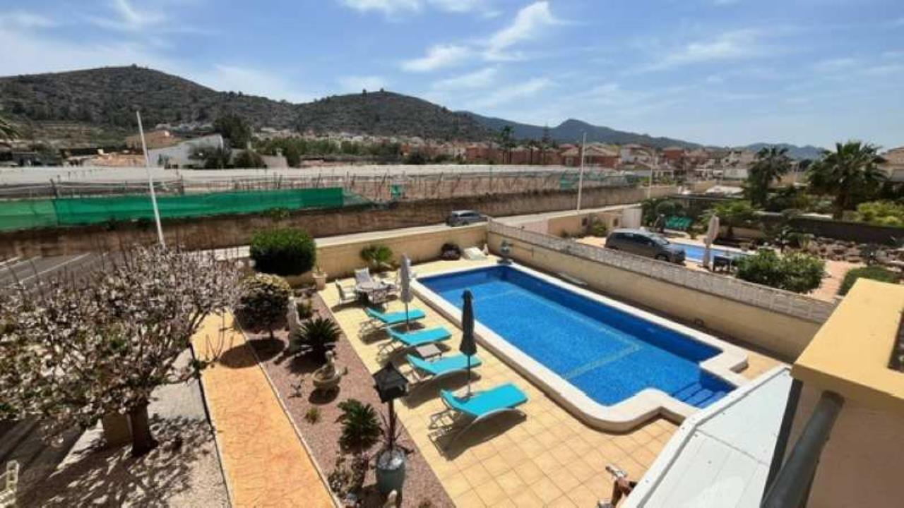 Villa for sale in Alicante 39