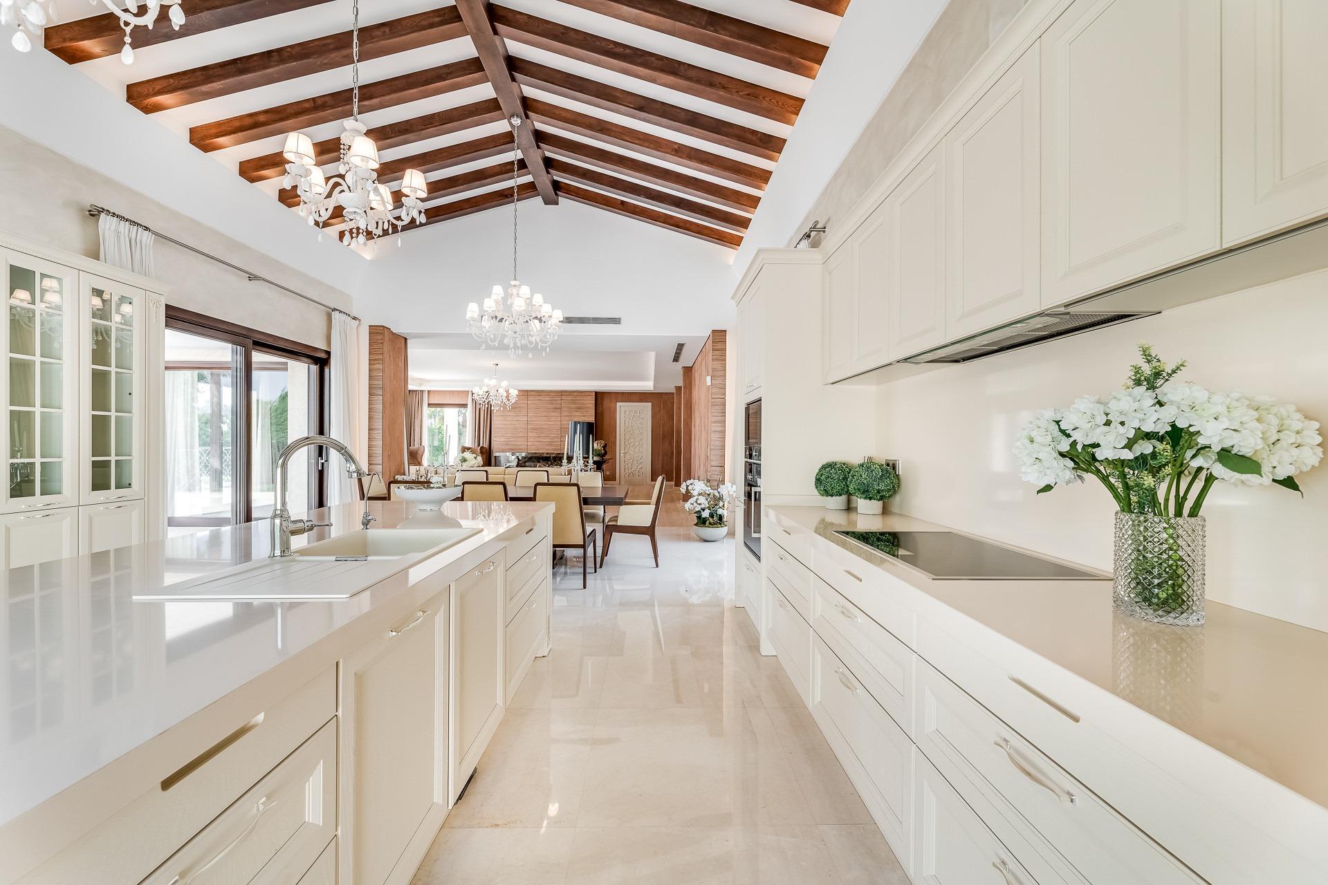 Villa for sale in Marbella - Golden Mile and Nagüeles 10