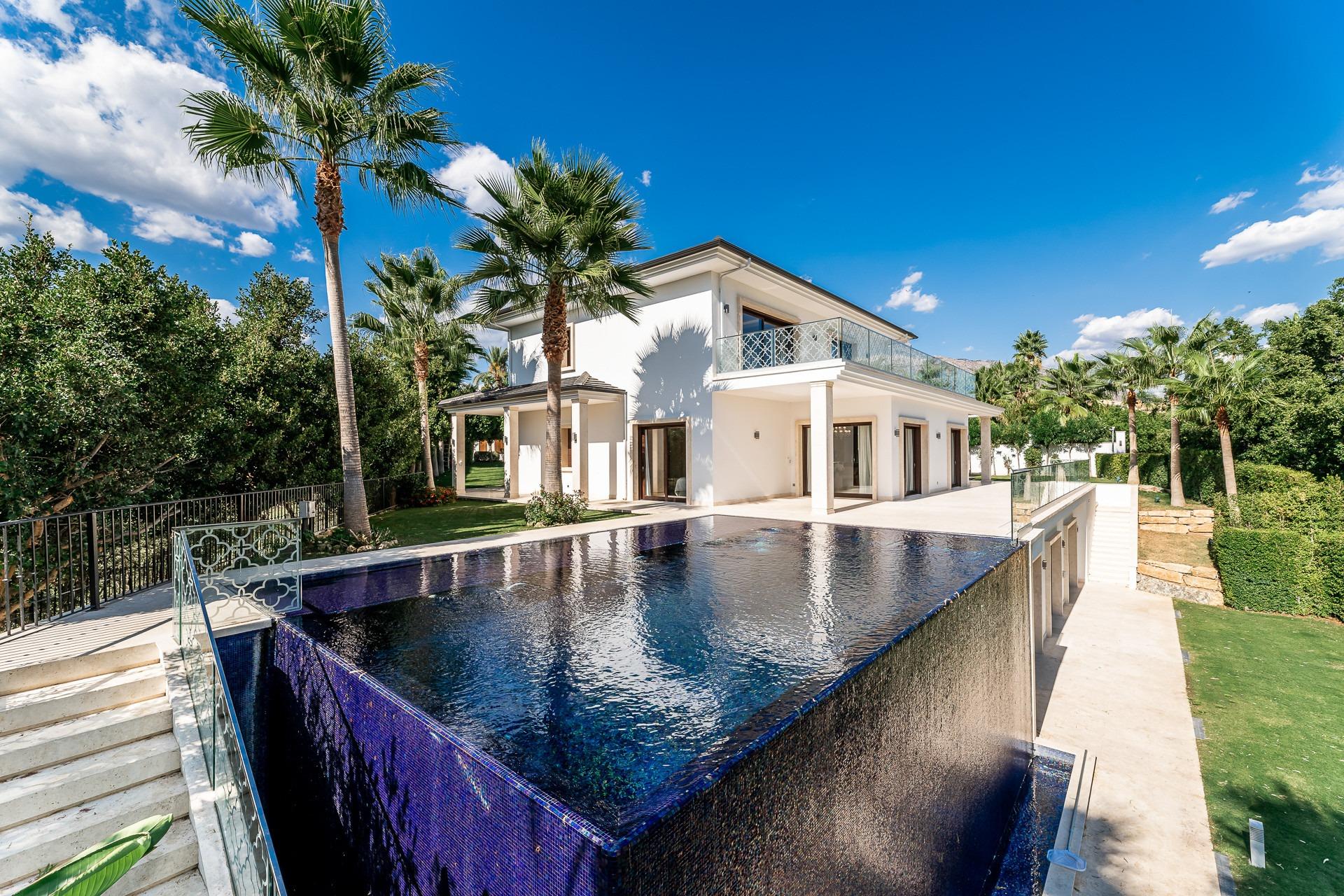 Villa for sale in Marbella - Golden Mile and Nagüeles 2