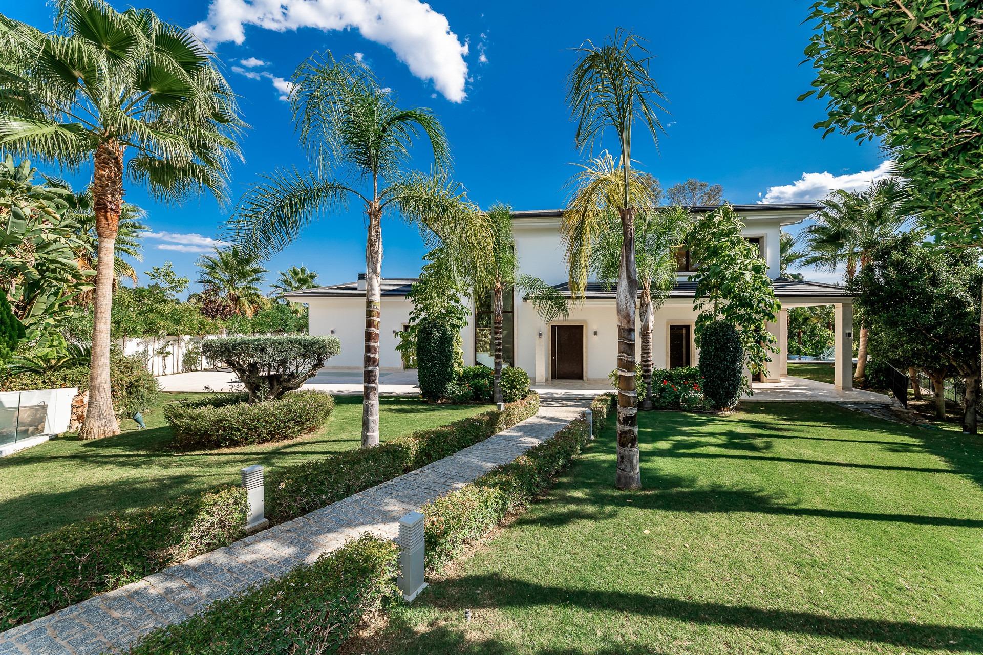 Villa for sale in Marbella - Golden Mile and Nagüeles 3