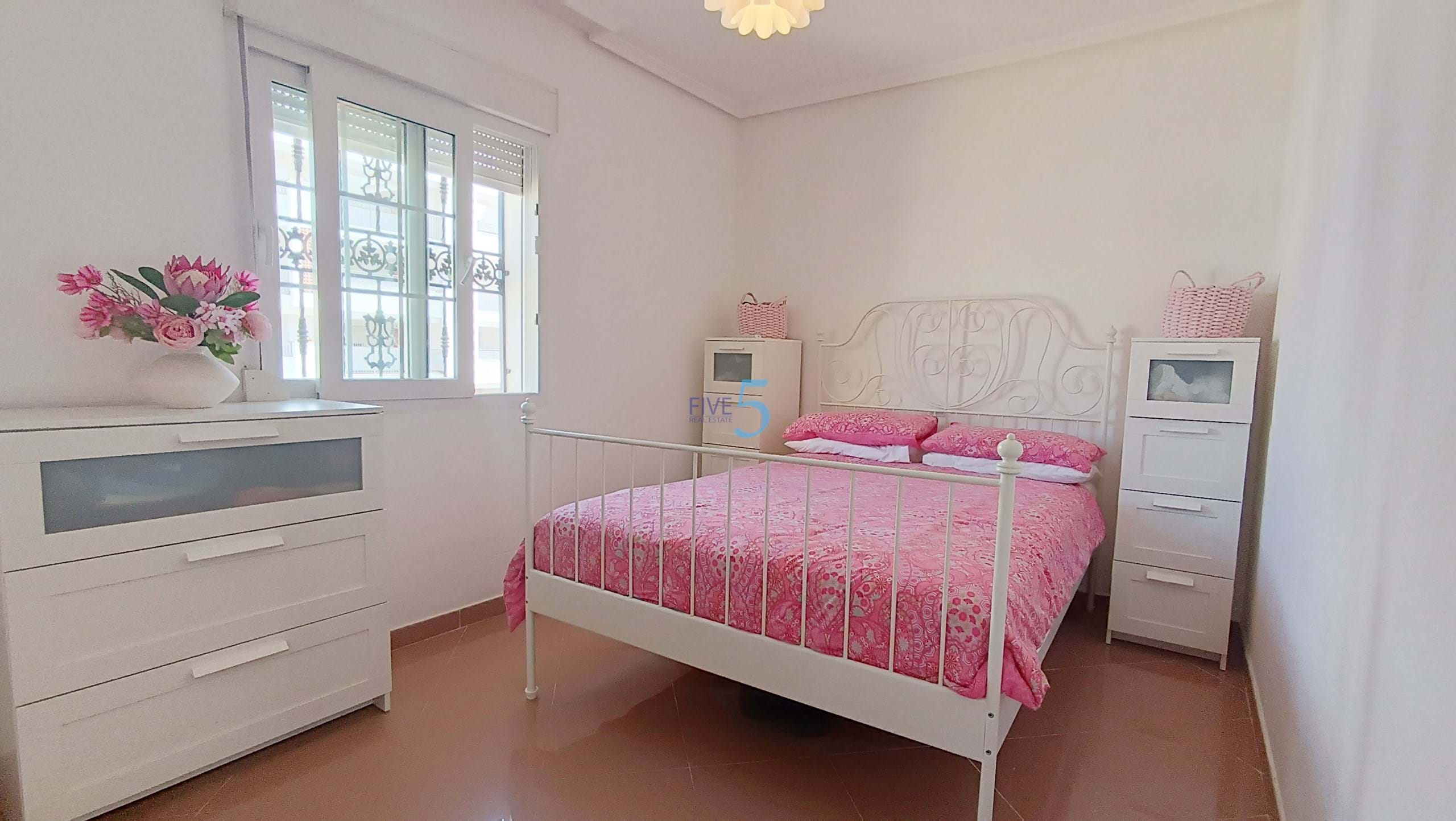 Townhouse te koop in Alicante 11