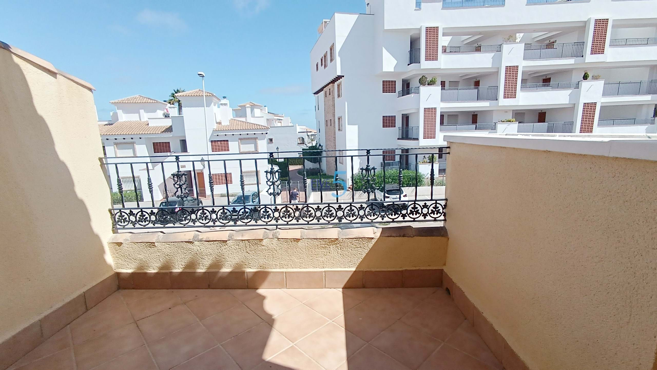 Adosada en venta en Alicante 15