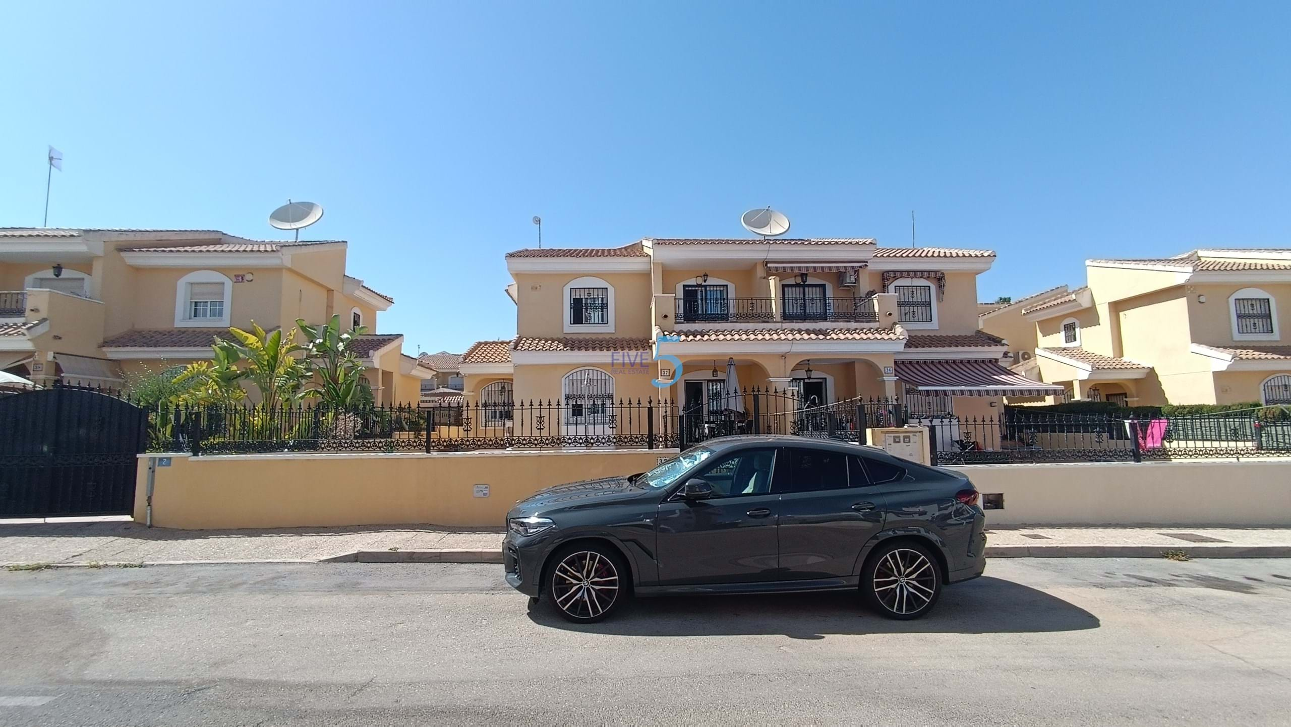 Townhouse te koop in Alicante 18