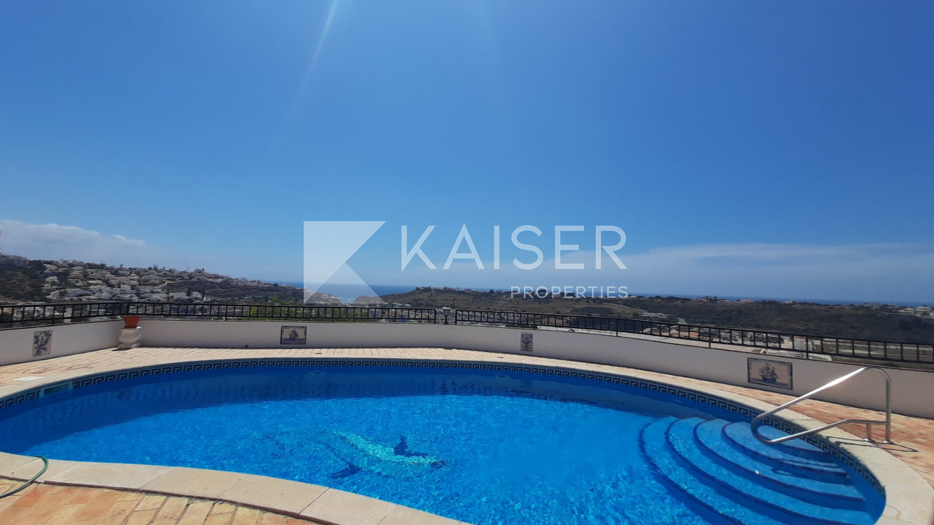 Villa for sale in Albufeira 2