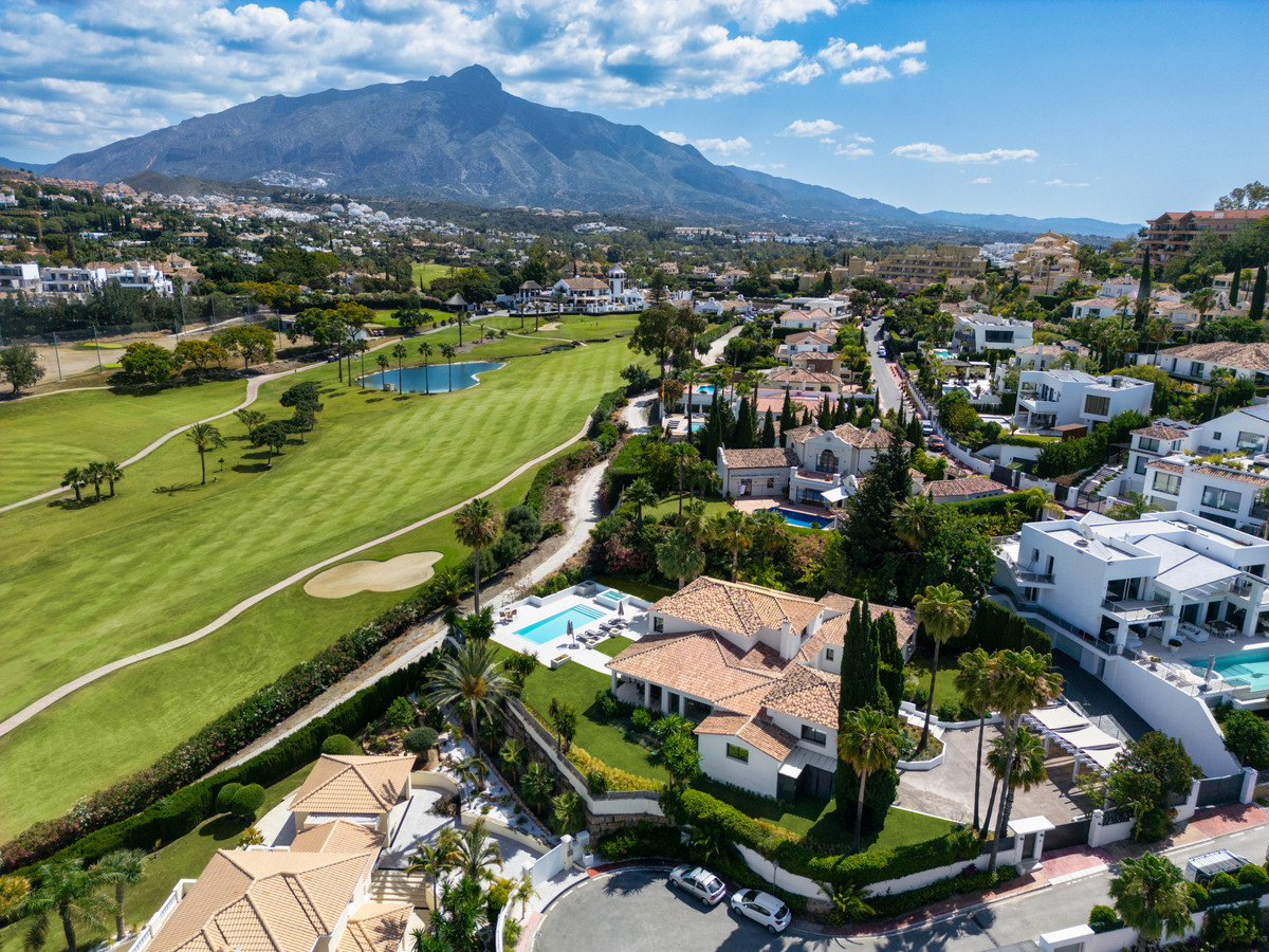 Villa for sale in Marbella - Nueva Andalucía 23