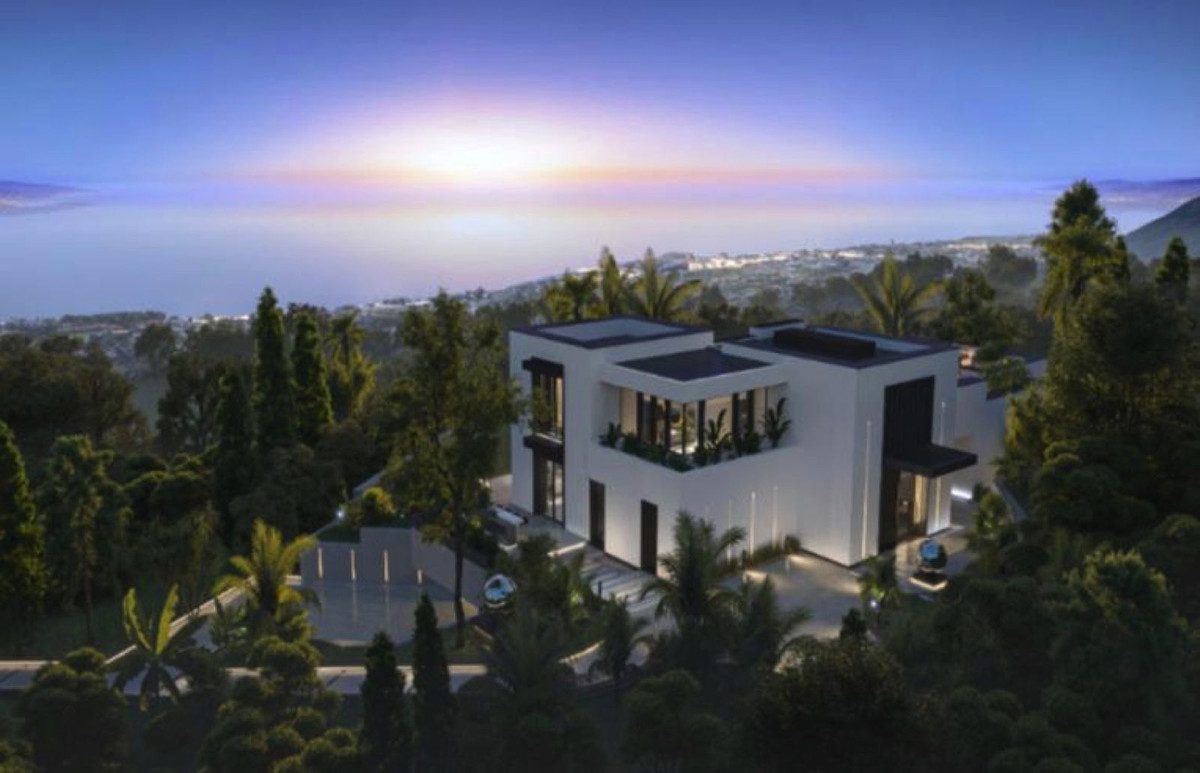 Villa for sale in Marbella - Golden Mile and Nagüeles 1