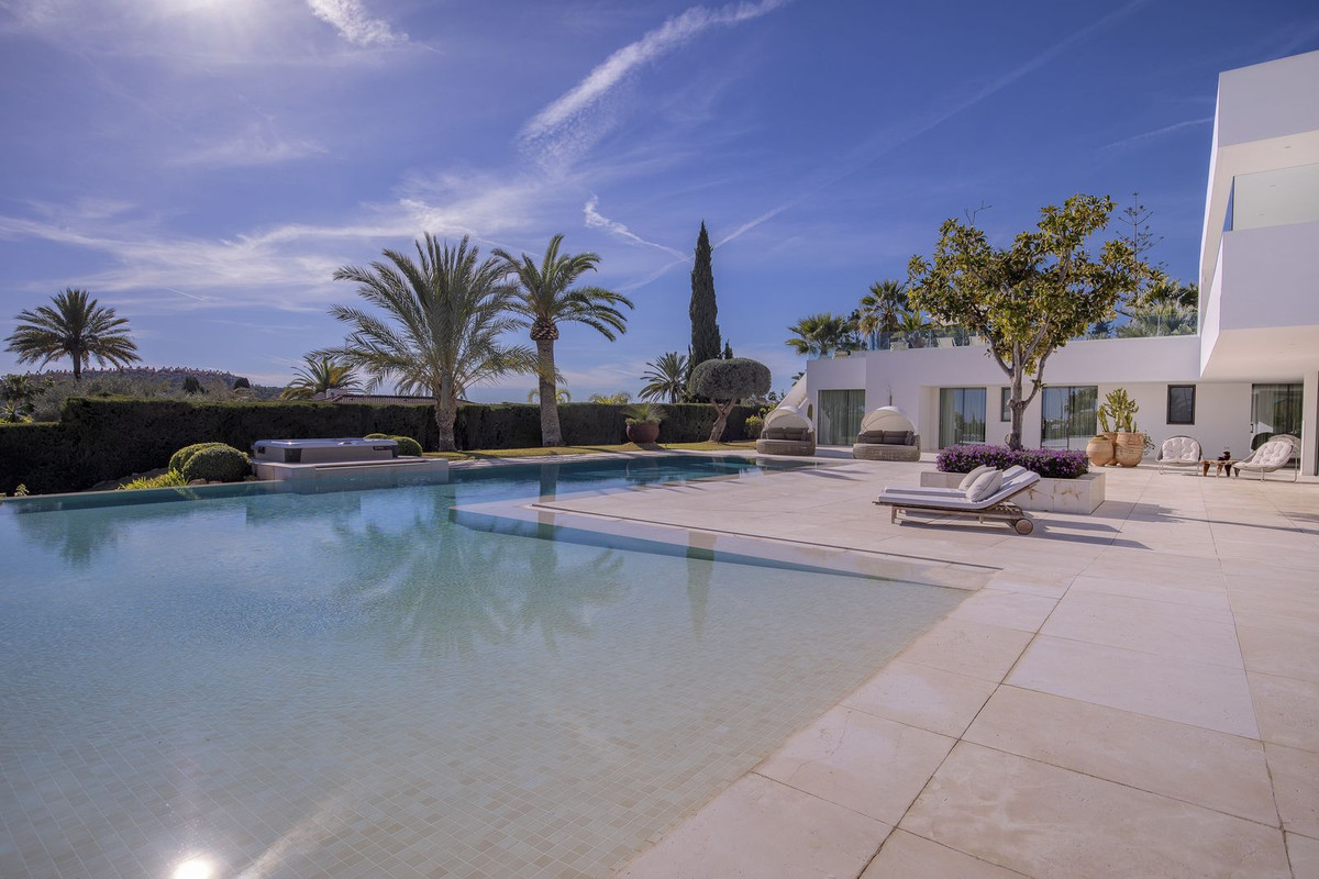 Villa for sale in Marbella - Nueva Andalucía 26