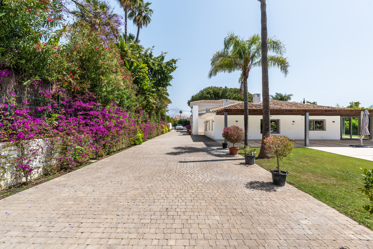 Villa for sale in Marbella - San Pedro and Guadalmina 35