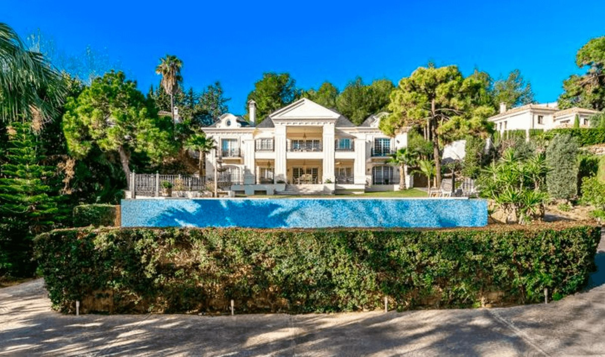 Villa for sale in Marbella - Golden Mile and Nagüeles 1