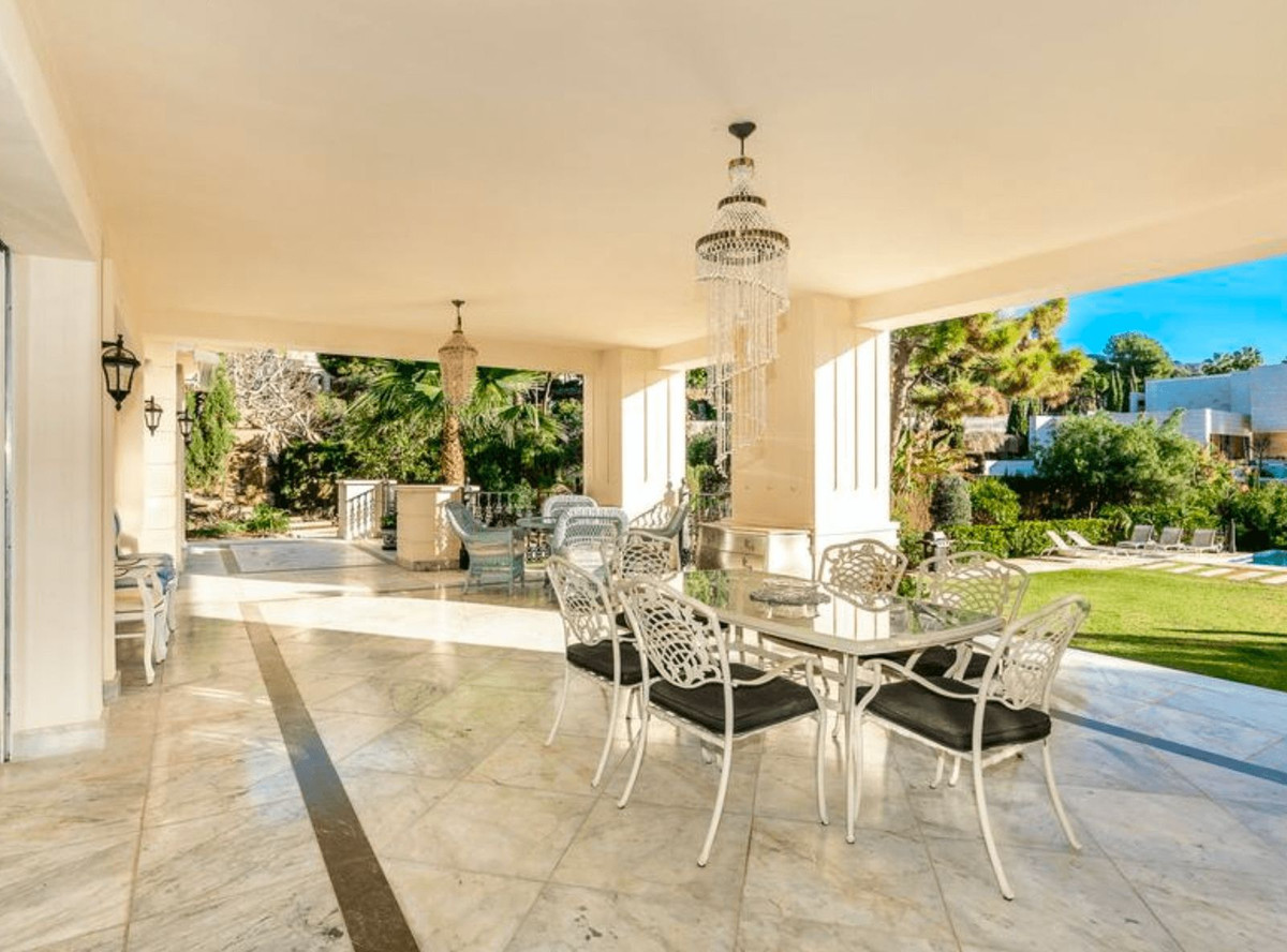 Villa for sale in Marbella - Golden Mile and Nagüeles 11