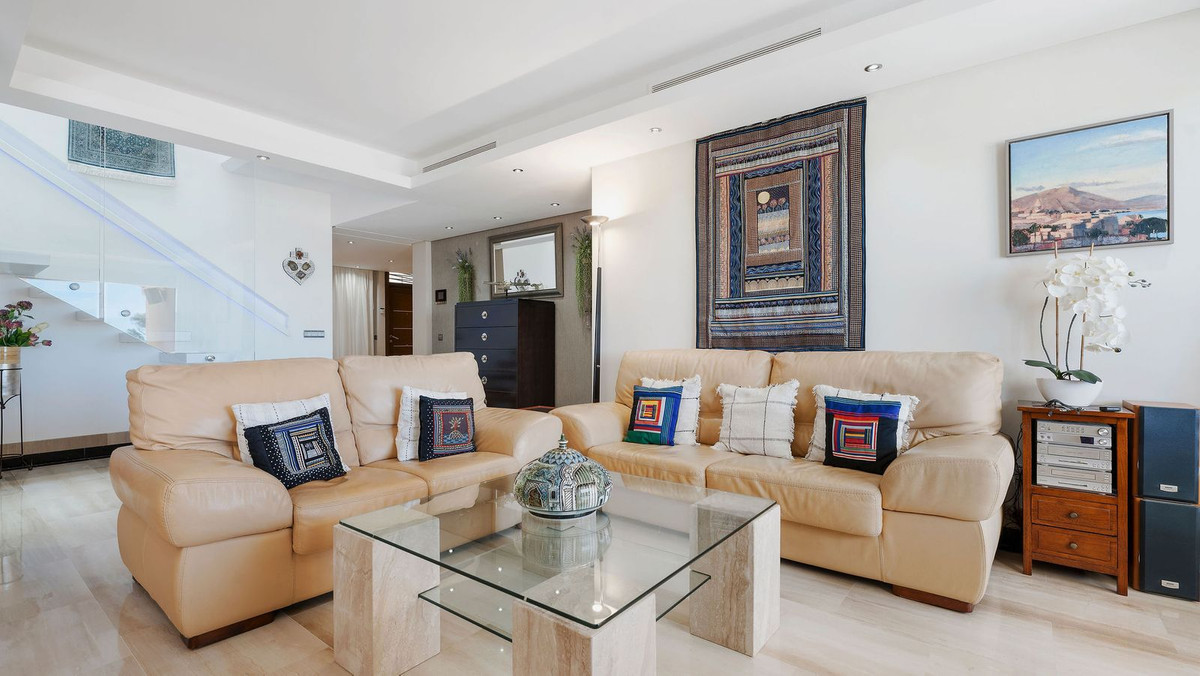 Apartment for sale in Estepona 11