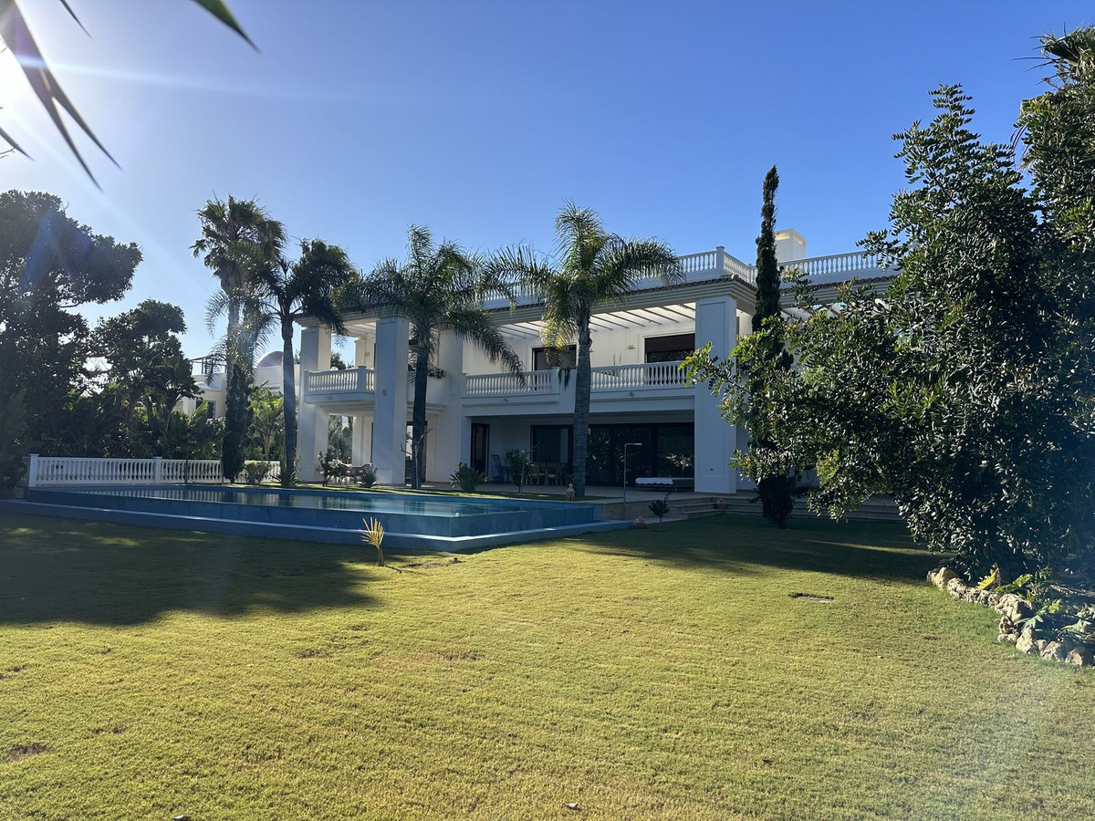 Villa for sale in Marbella - San Pedro and Guadalmina 24