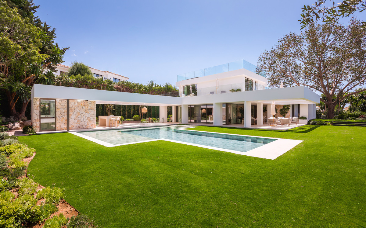 Villa for sale in Marbella - Nueva Andalucía 2