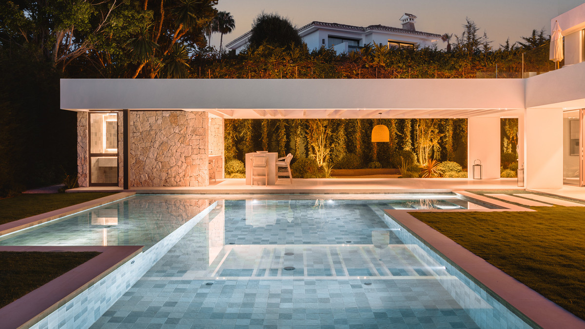 Villa te koop in Marbella - Nueva Andalucía 24