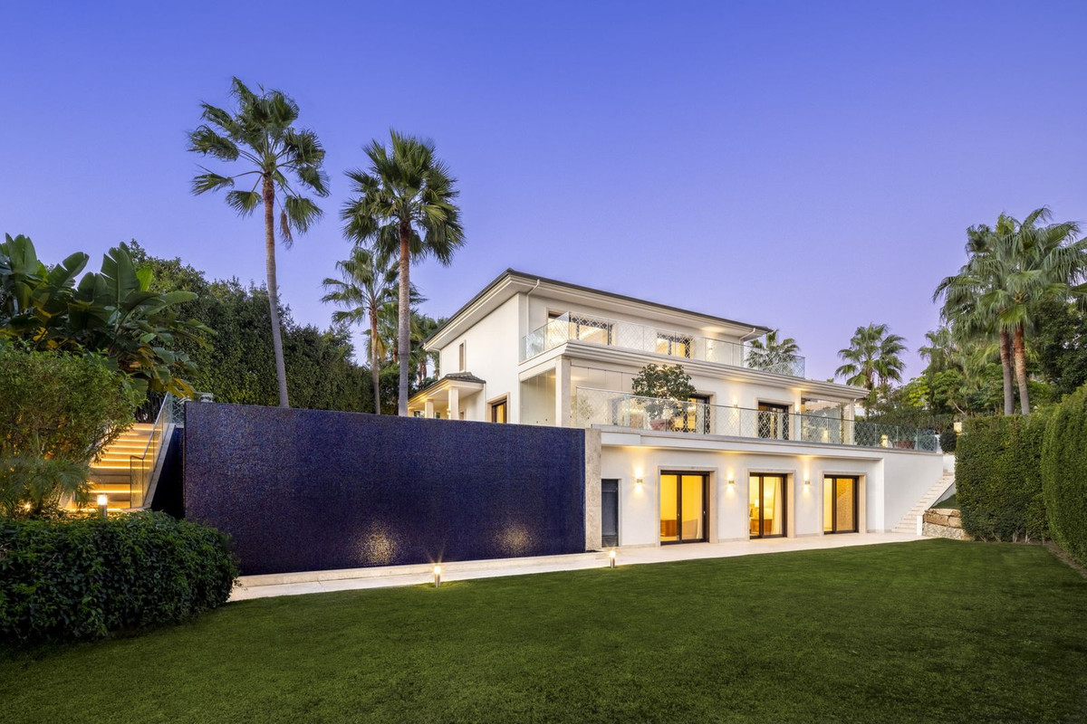 Villa te koop in Marbella - Nueva Andalucía 2