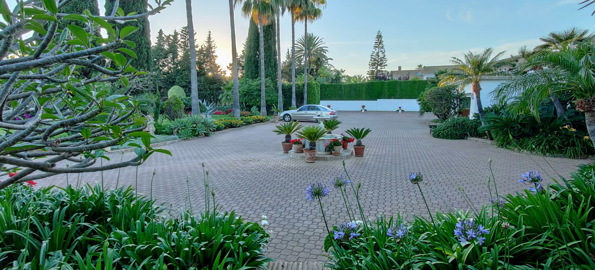 Villa for sale in Marbella - San Pedro and Guadalmina 4