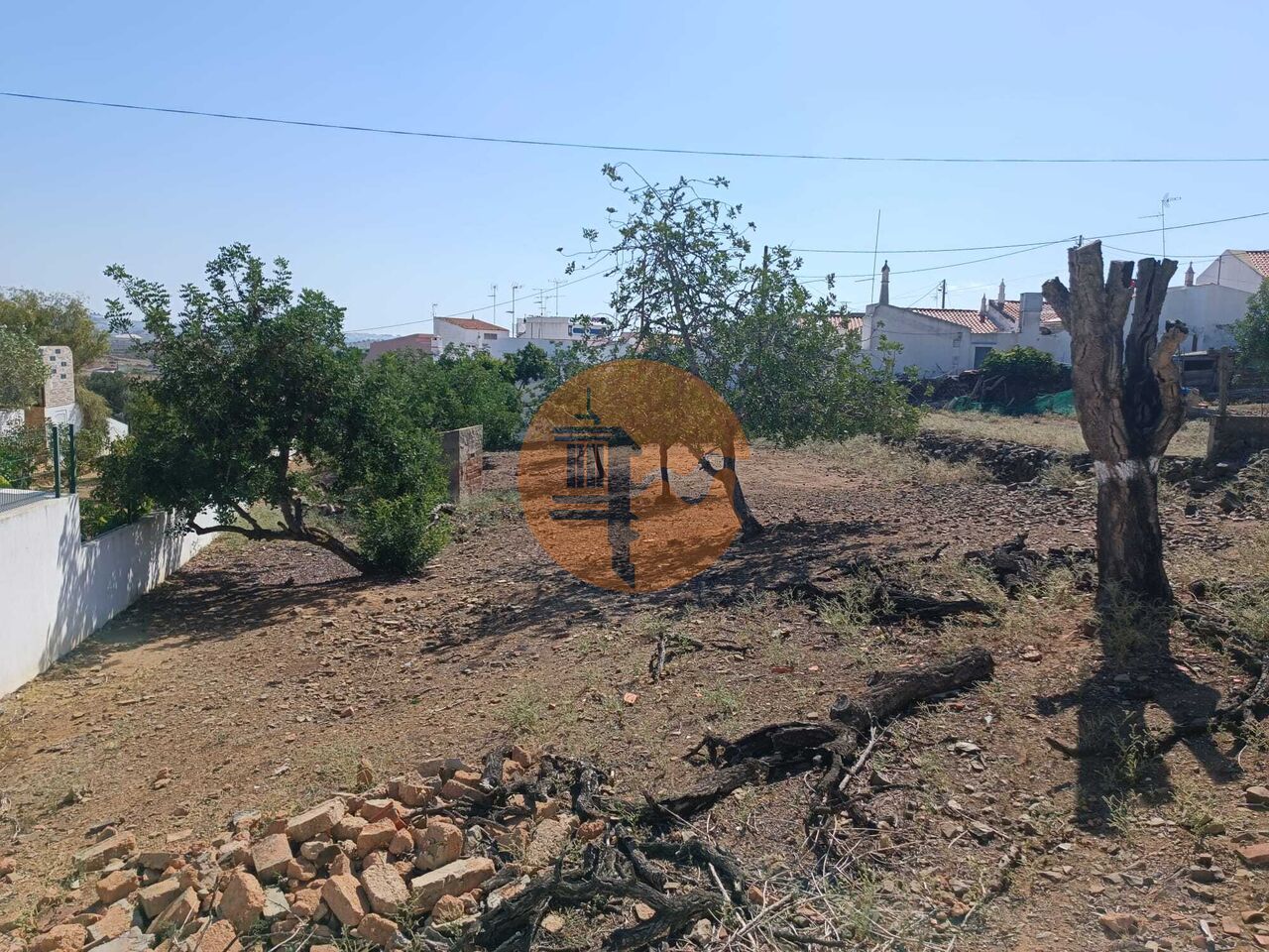 Plot for sale in Faro 14