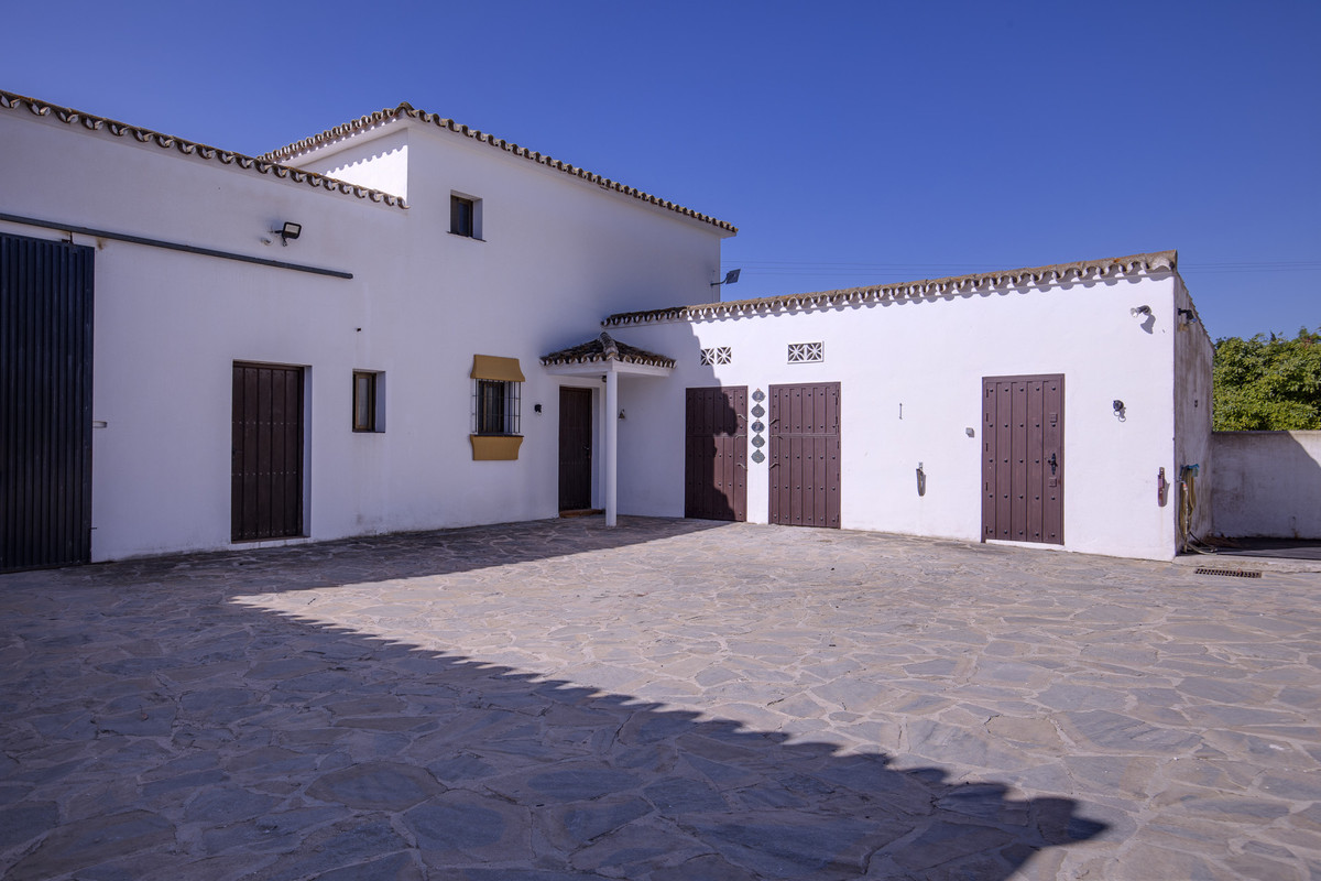 Countryhome te koop in Fuengirola 26