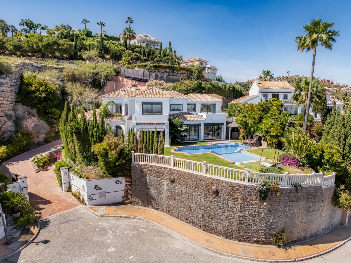 Вилла для продажи в Estepona 2