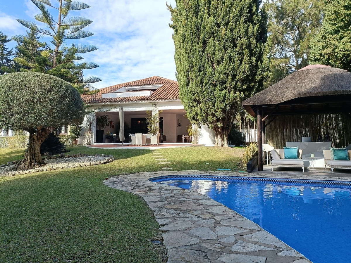 Villa for sale in Sotogrande 1