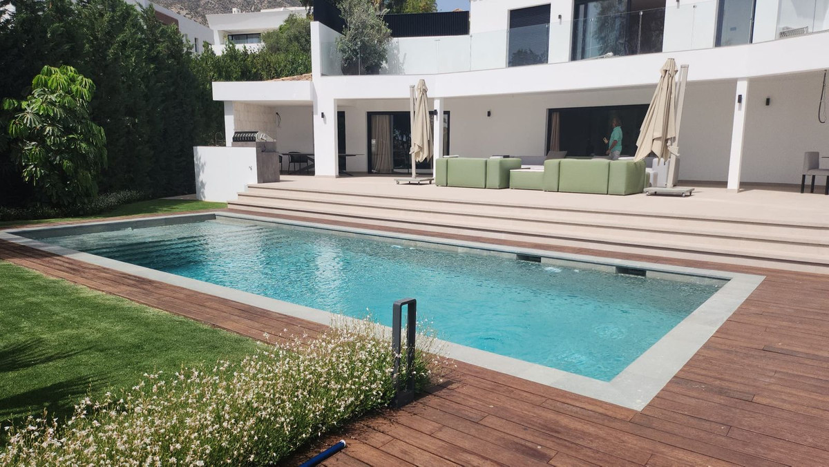 Villa for sale in Marbella - Golden Mile and Nagüeles 4