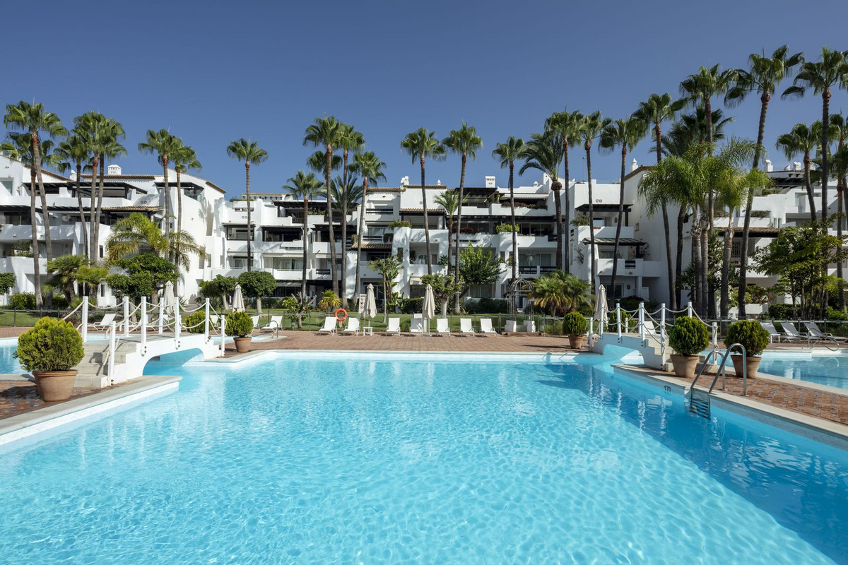 Apartamento en venta en Estepona 1