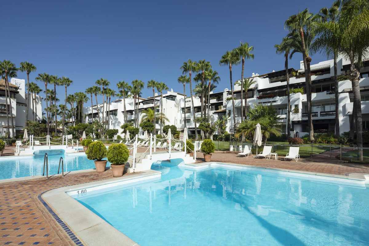 Apartamento en venta en Estepona 2