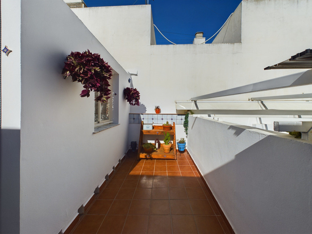 Townhouse for sale in Estepona 24