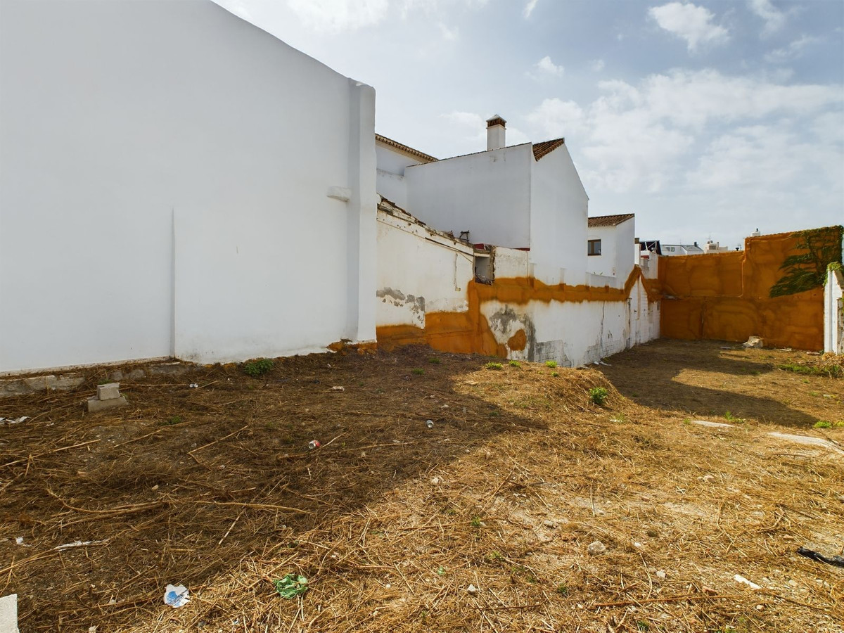 Property Image 624478-estepona-pueblo-plot