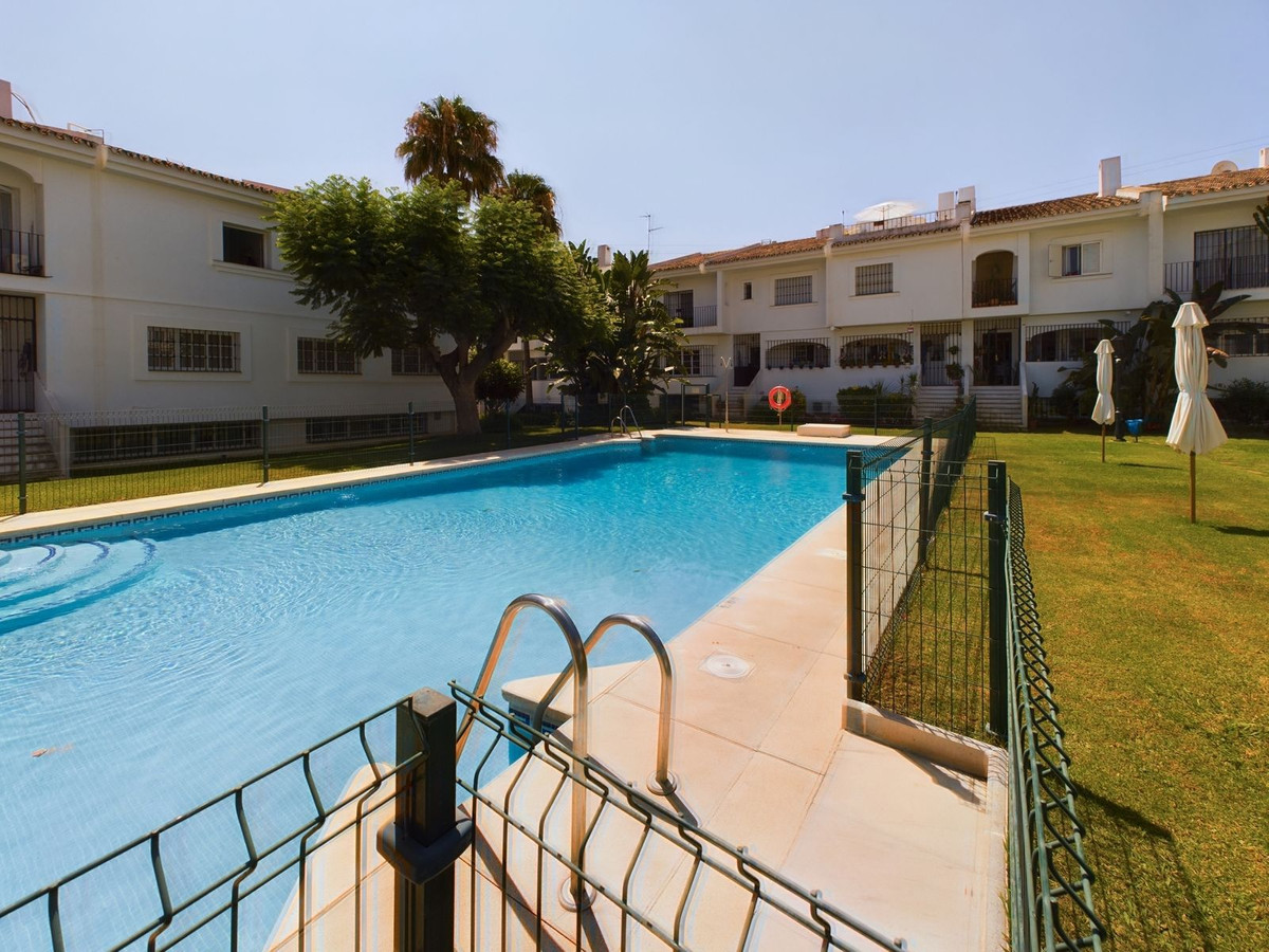 Townhouse for sale in Estepona 5