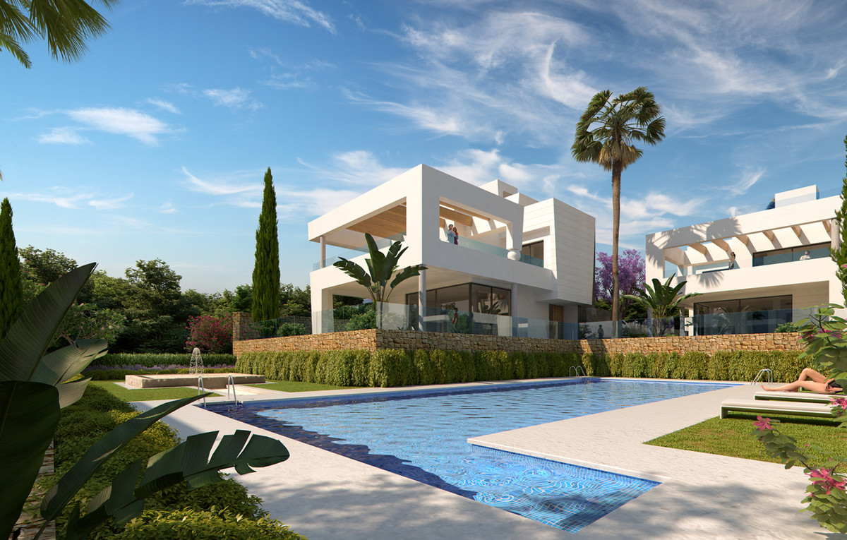 Villa for sale in Estepona 2