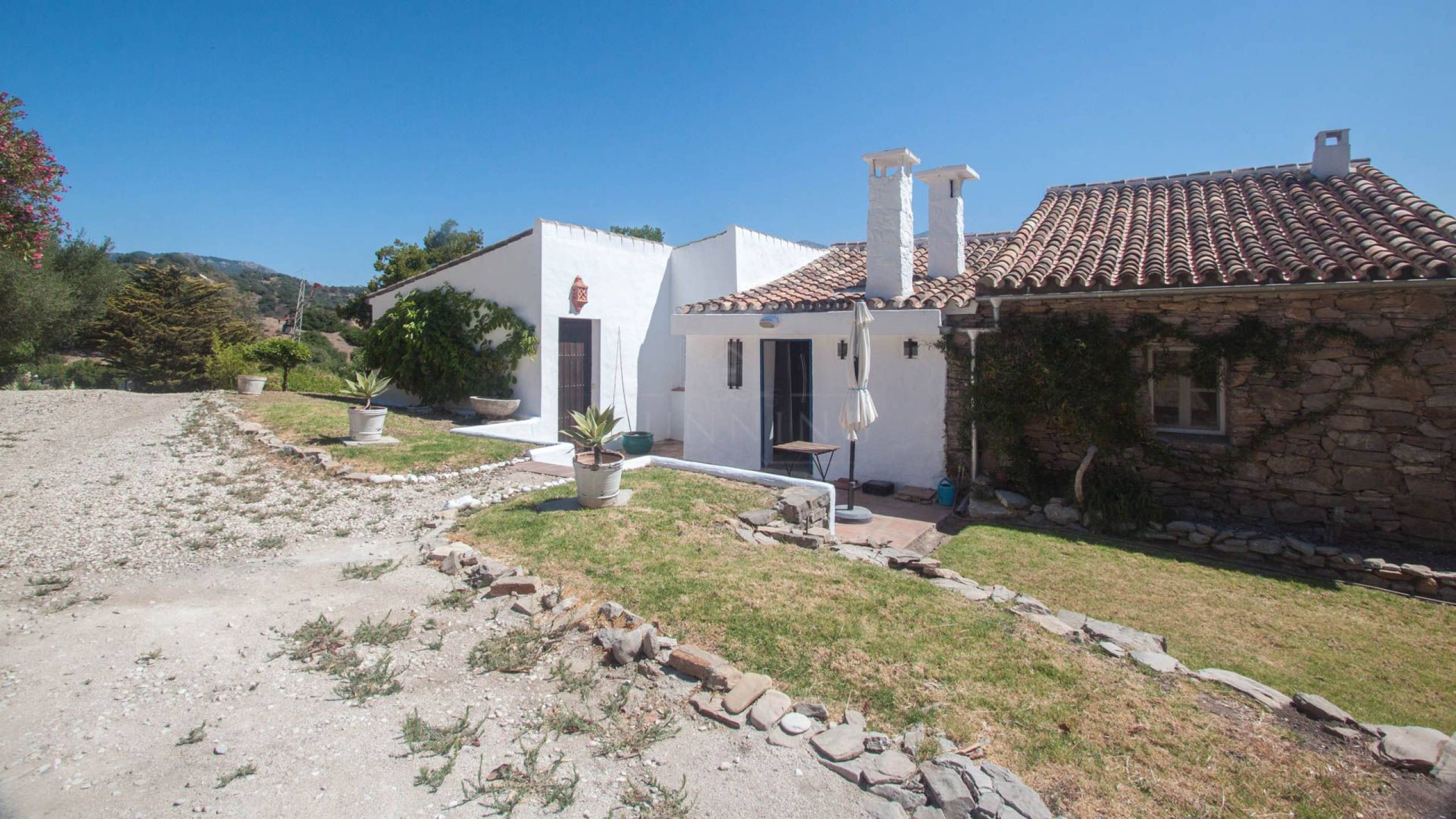 Countryhome te koop in Casares 26