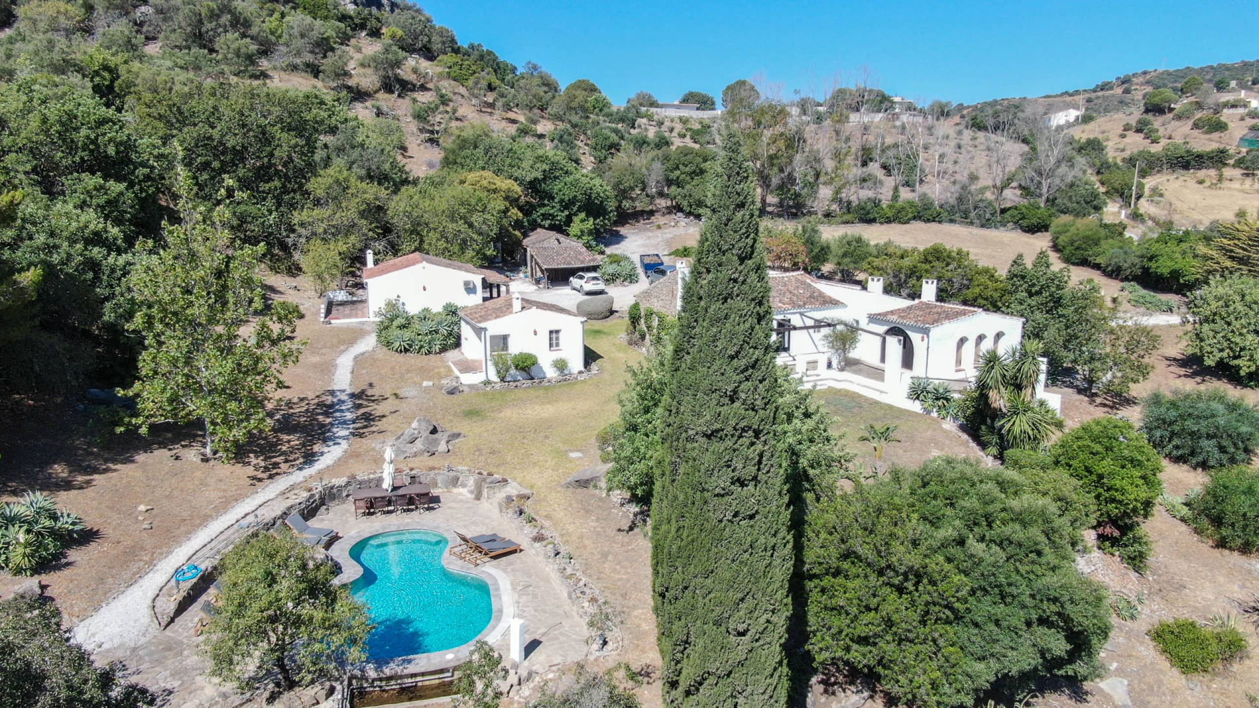 Countryhome te koop in Casares 4