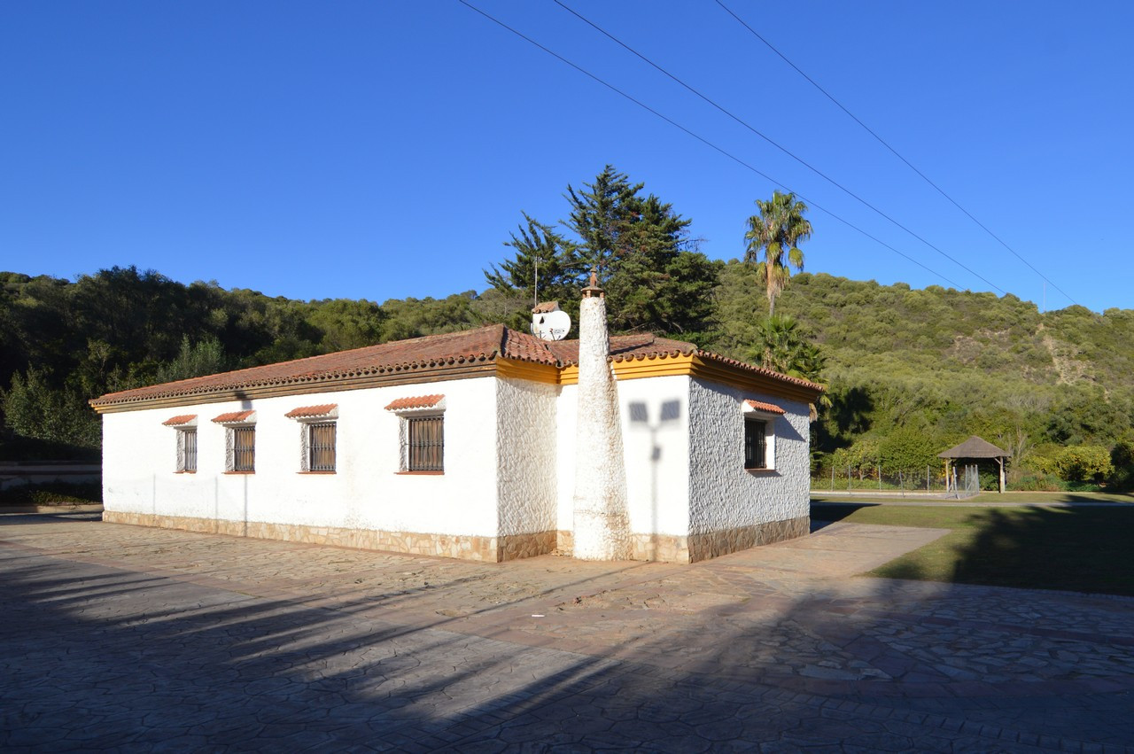 Countryhome te koop in Campo de Gibraltar 40