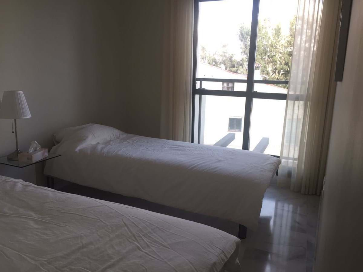 Apartamento en venta en Estepona 8