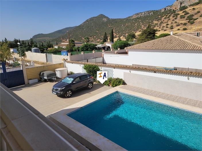 Villa for sale in Towns of the province of Seville 15