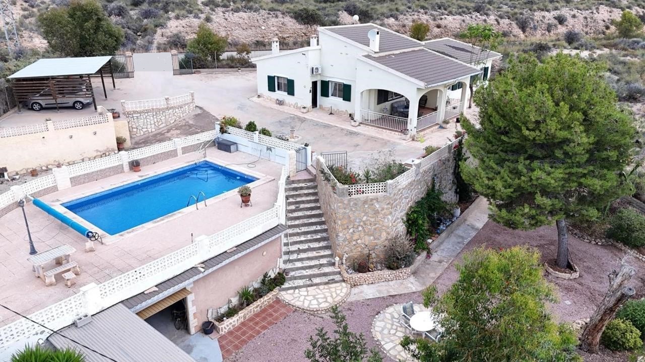 Villa till salu i Alicante 44