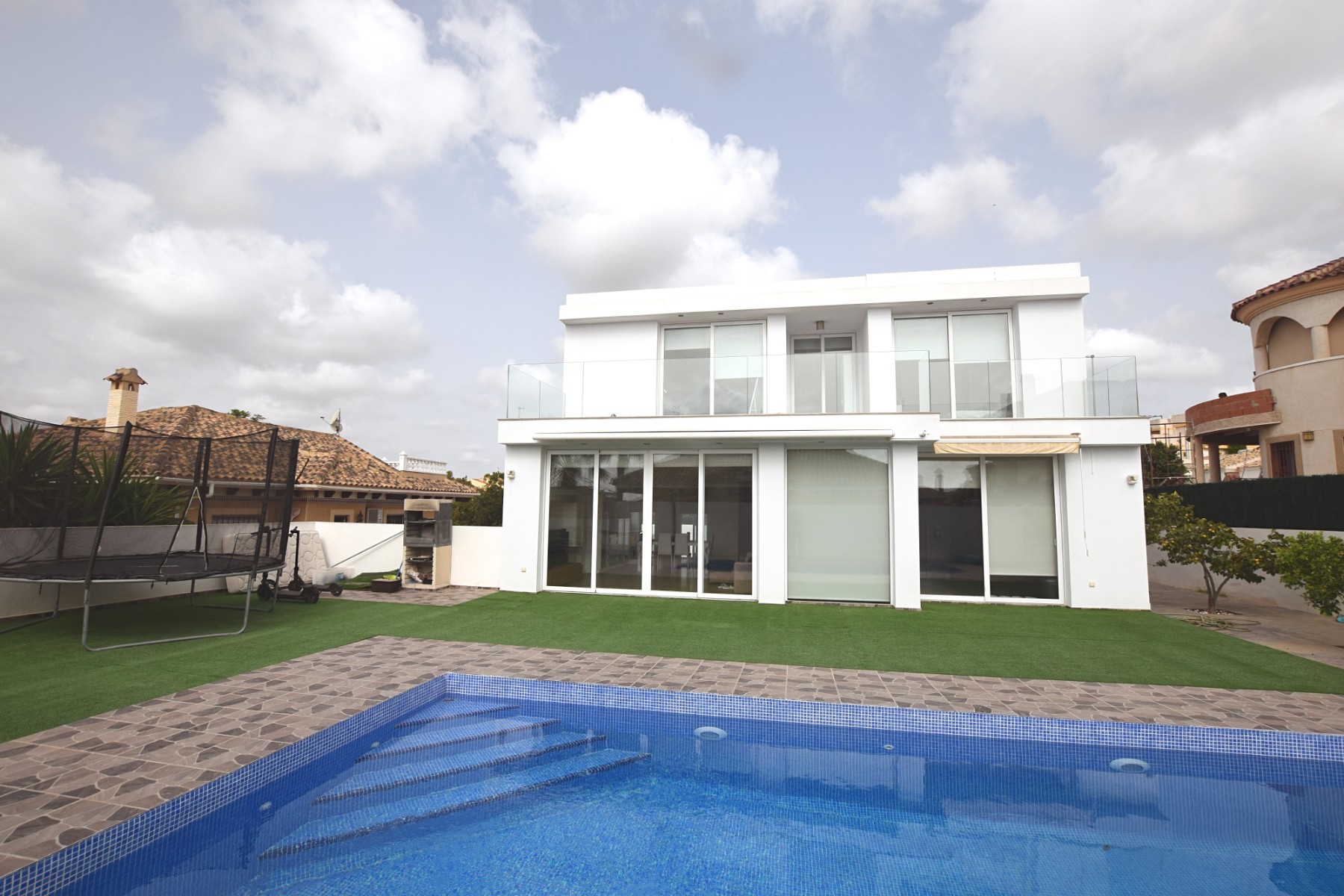 Villa for sale in Alicante 1