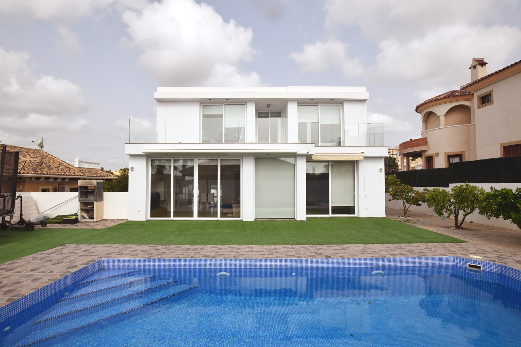 Villa for sale in Alicante 2