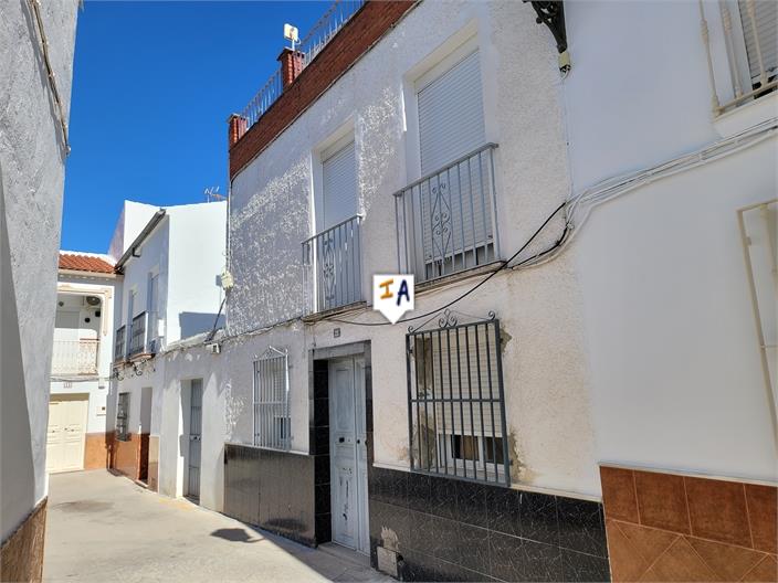 Townhouse for sale in Towns of the province of Seville 2