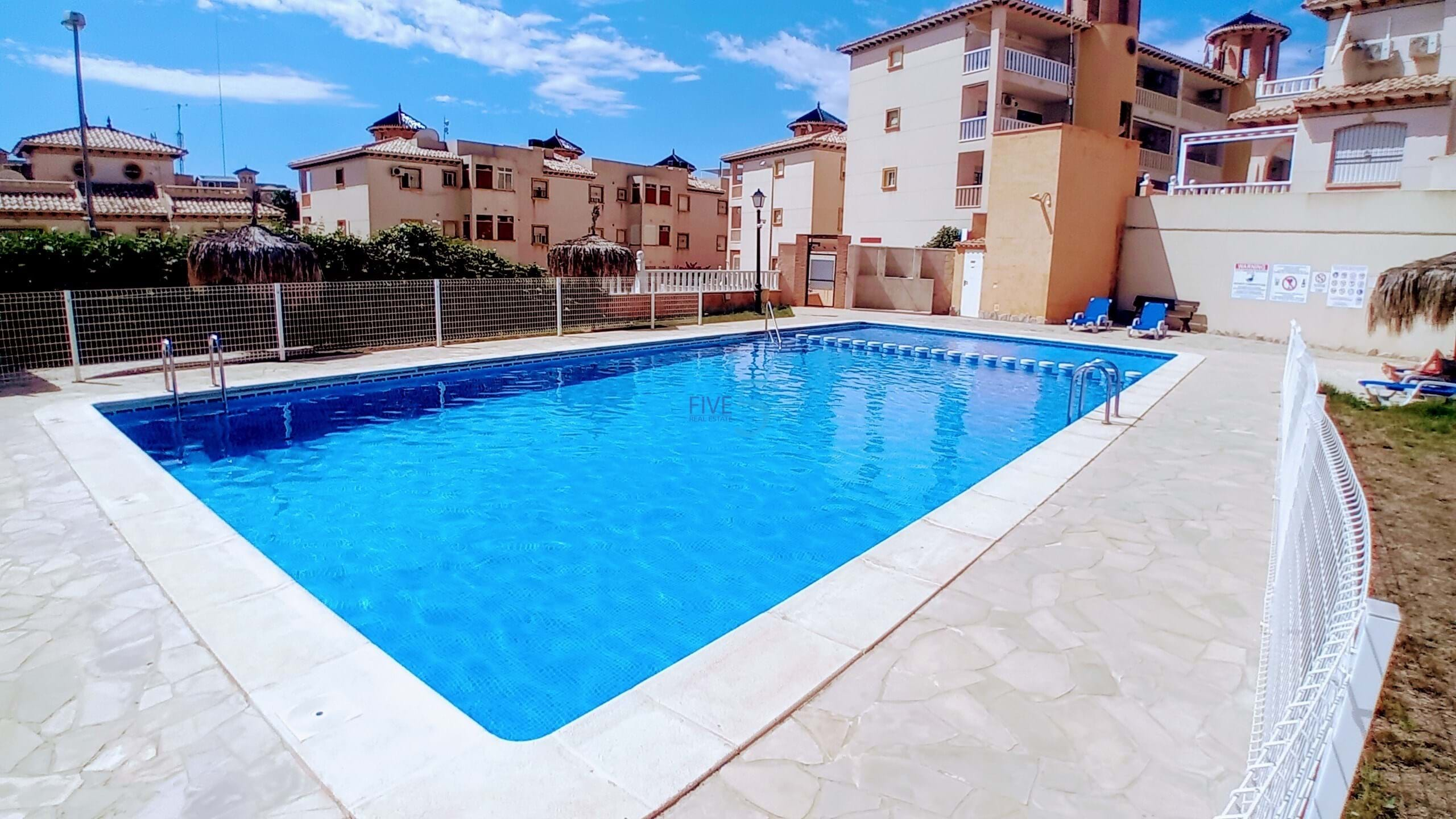 Townhouse for sale in Alicante 2