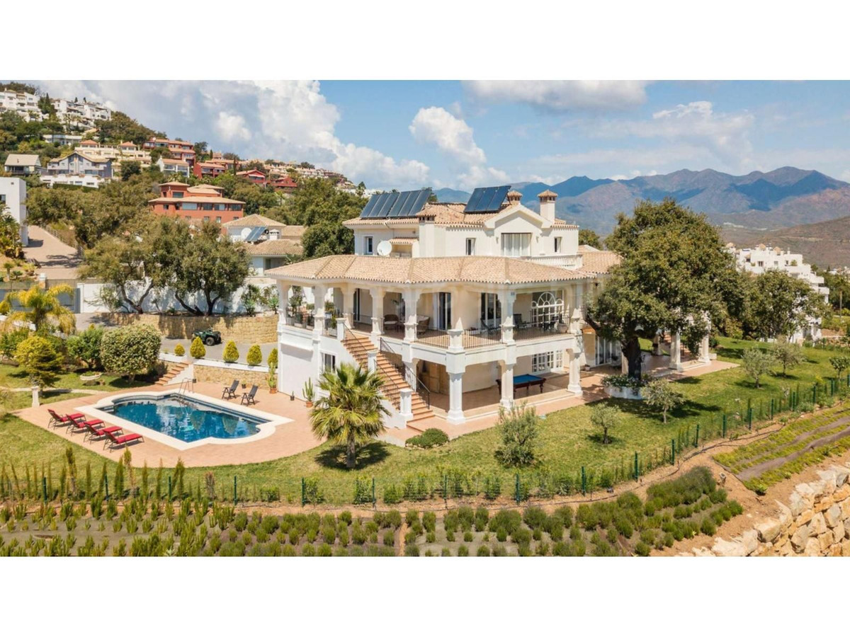 Villa te koop in Estepona 1