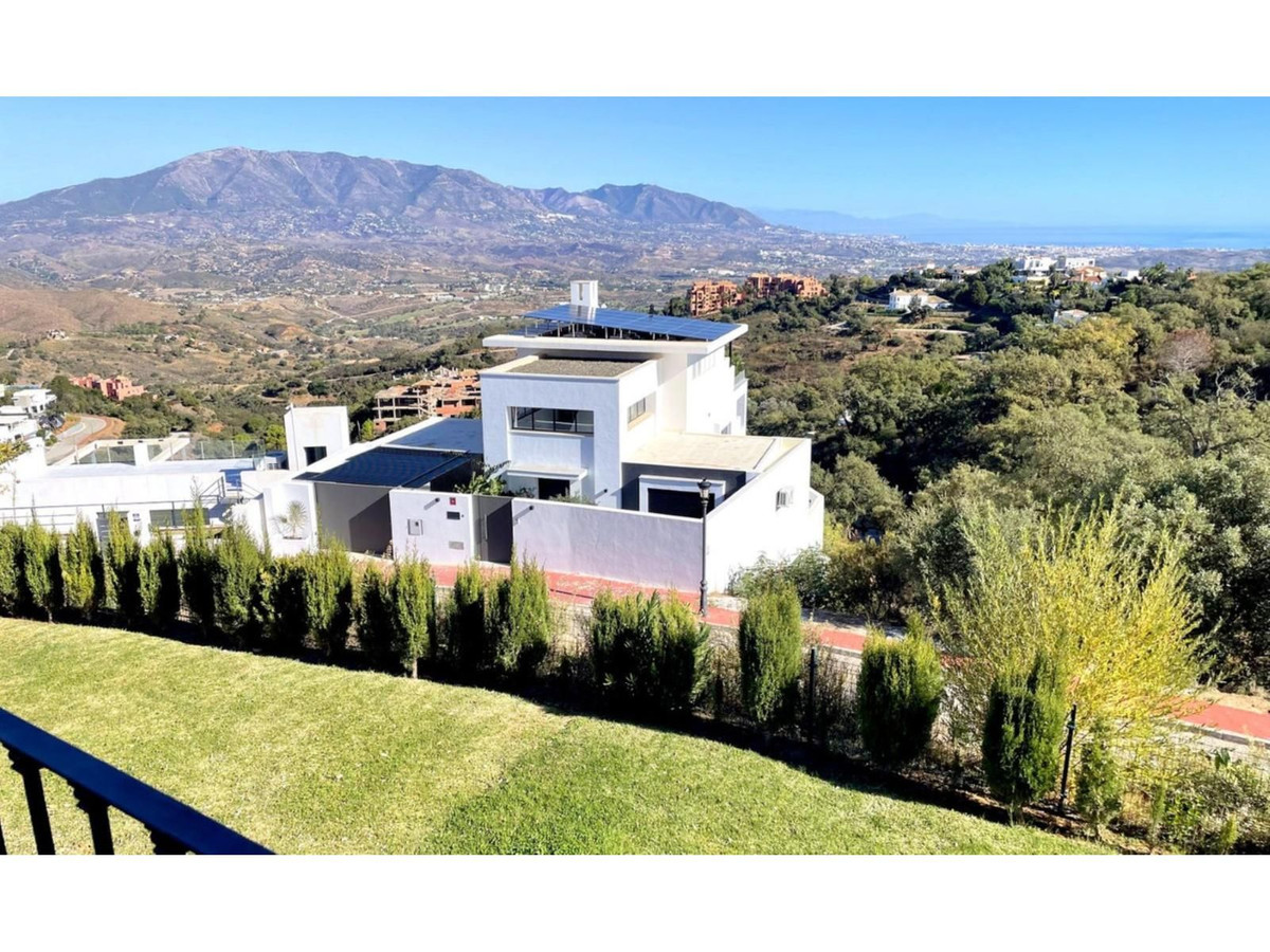 Villa te koop in Estepona 13