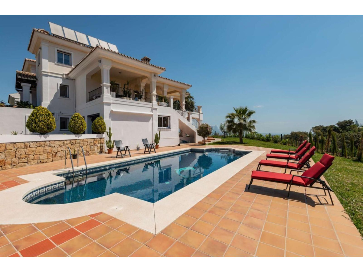 Villa te koop in Estepona 17